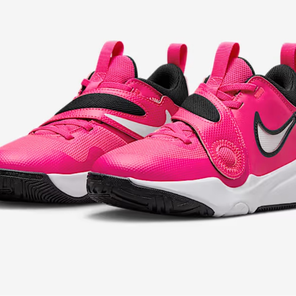 Nike Team Hustle D 11 Big Kids'  size 6.5 Basketball sneakers Pink Athletic NEW